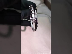 कस्टम 18k सोने के गहने सुरुचिपूर्ण सफेद सोने निजीकरण उच्च अंत गहने