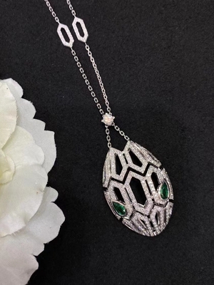 Excellent Symmetry 18K Gold Diamond Jewelry With Customized Weight