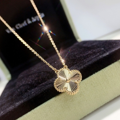 Stylish Solid 18k Bracelet To Make Jewelry Comes With Gift Box Packaging