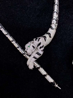 Luxurious Brand White Gold Jewelry With Smooth Finish And Unique Design