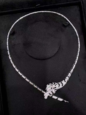 Luxurious Brand White Gold Jewelry With Smooth Finish And Unique Design
