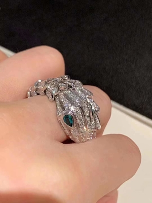 ISO9001 Vvs Diamond 18K Gold Diamond Ring Luxurious Jewelry