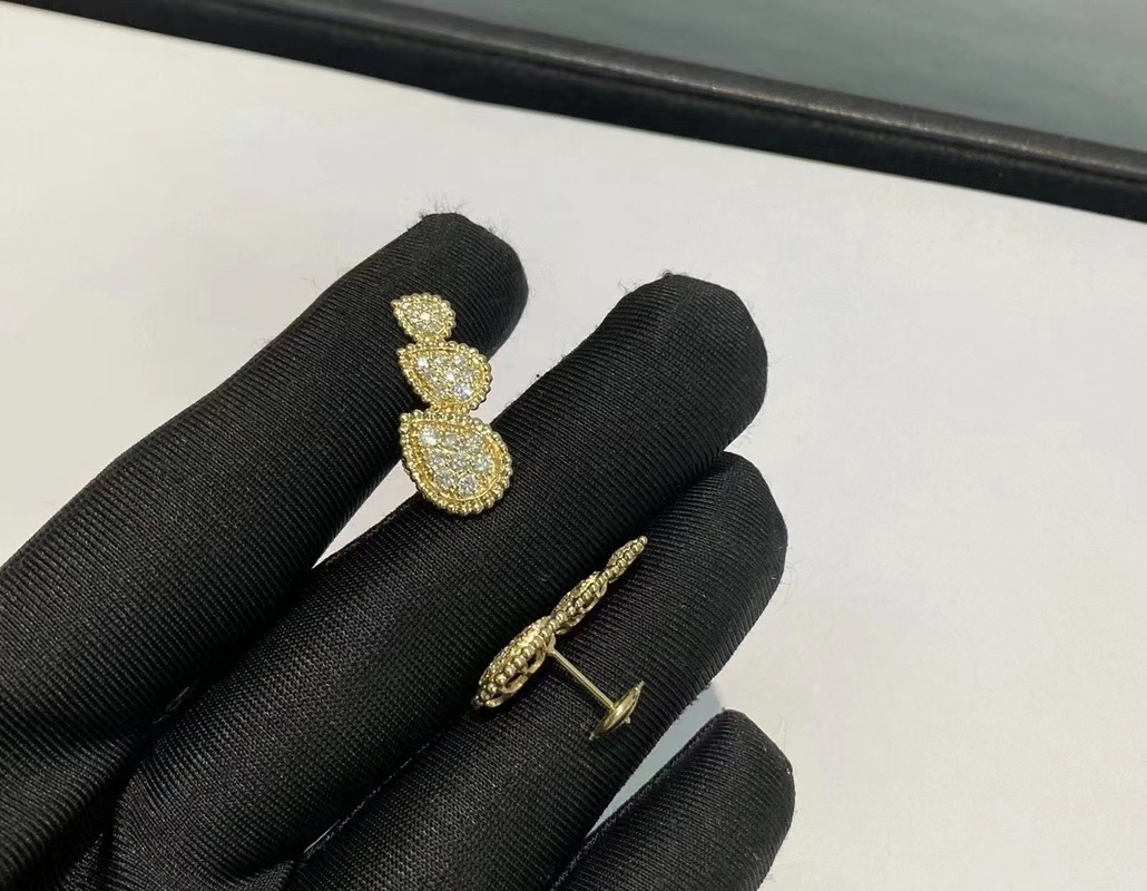 Luxury 18k Gold Diamond Earring 48 Round Diamonds 0.98 Carats 1pcs