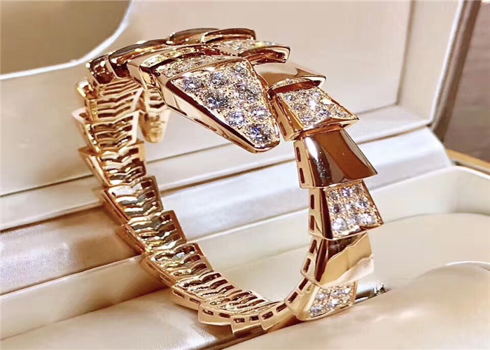 Women 'S 18K Rose Gold Ladies Diamond Bracelet ,  Serpenti Bangle BR855312