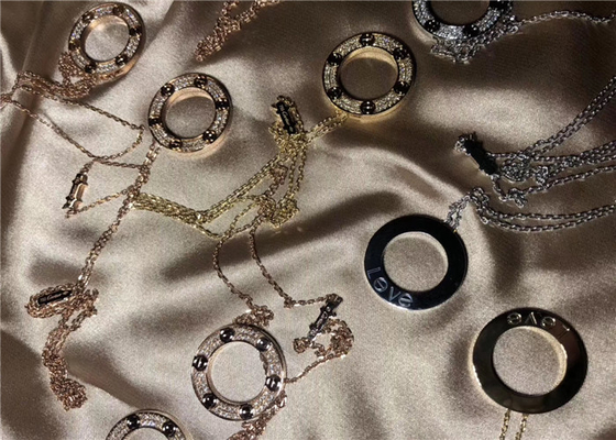 0.34ct B7058000 डायमंड जड़ी 18k व्हाइट गोल्ड नेकलेस ब्रांड कॉपी ज्वेलरी